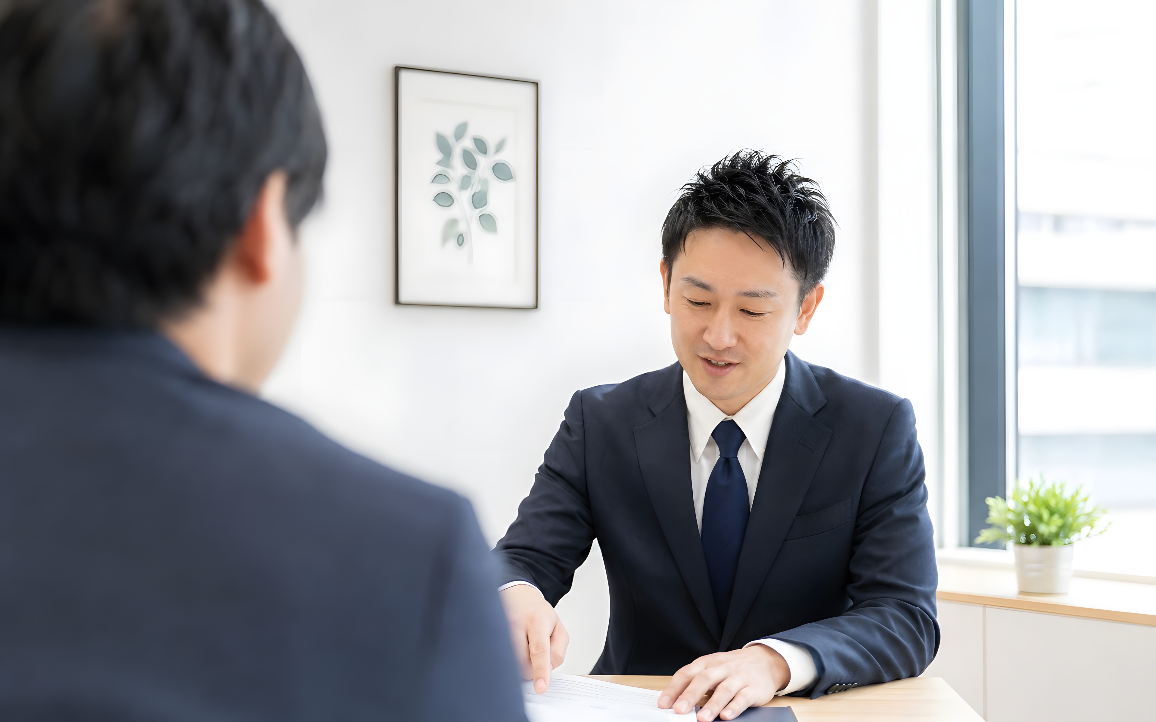 事務所⁠で⁠の相談⁠の様子